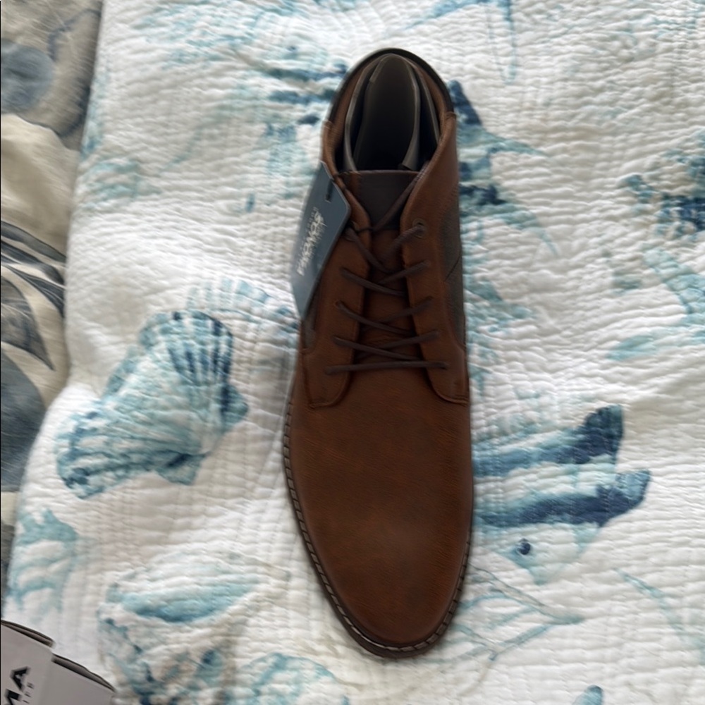Sonoma Brown Leather Sneakers with Minimalist Design